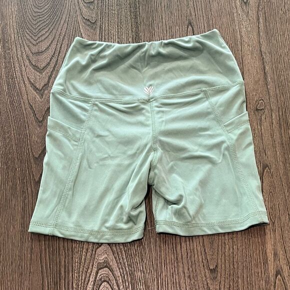 NWOT Forever21 Mint Green Athletic Bike Shorts Size S - Picture 4 of 6